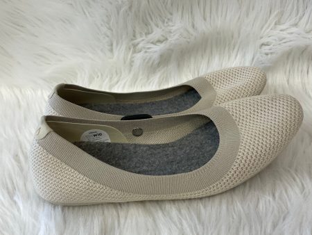 Shoes Flats By Allbirds In Cream, Size: 10 Online Sale