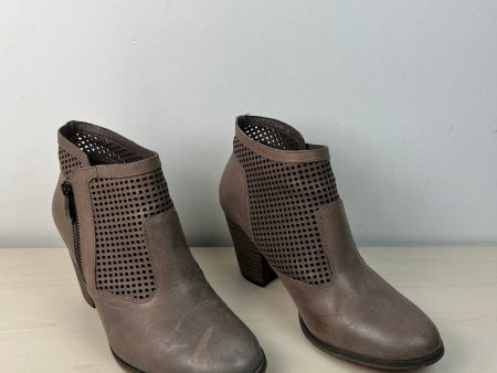 Boots Ankle Heels By Bella Vita In Grey, Size: 8 For Sale