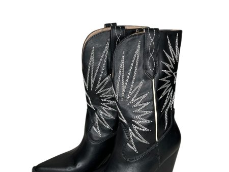 Boots Western By Clothes Mentor In Black & White, Size: 7.5 on Sale