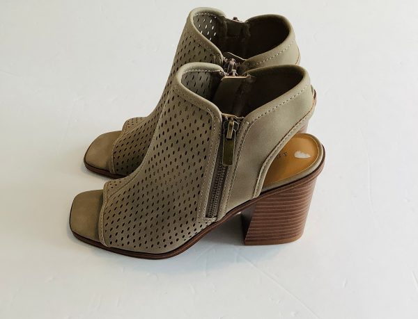 Shoes Heels Block By Indigo Rd In Tan, Size: 7 Supply