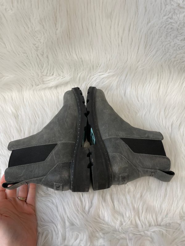 Boots Ankle Flats By Sorel In Grey, Size: 6 Online Hot Sale